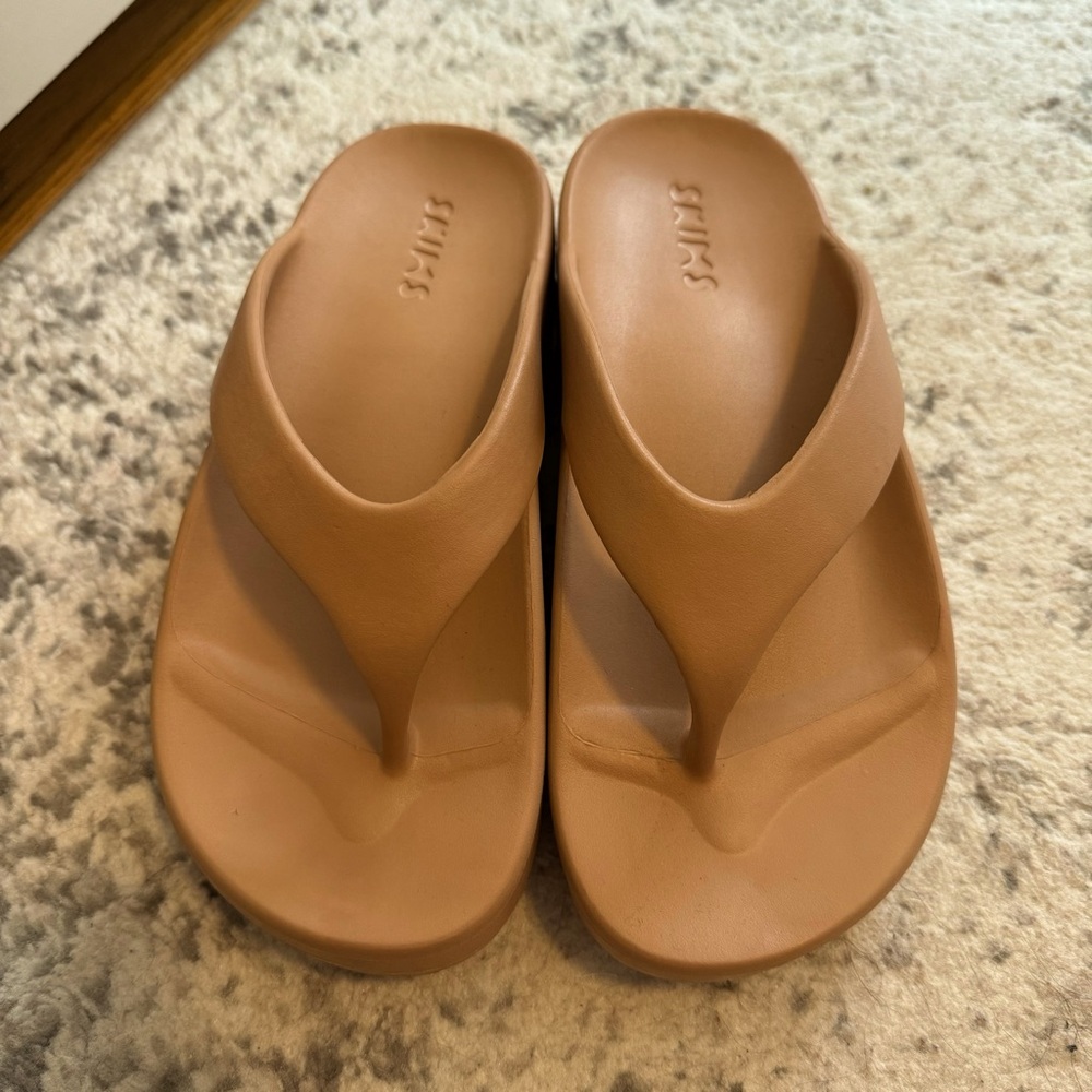SKIMS Molded Sandals